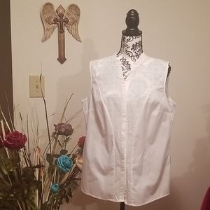 Worthington  Sleeveless Button down shirt